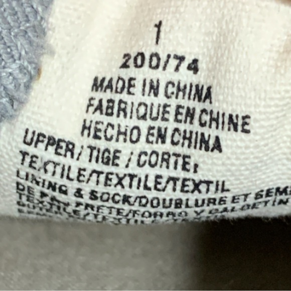 OLD NAVY Kids White and Shiny Silver Striped Shoes Size 1 - Picture 7 of 8